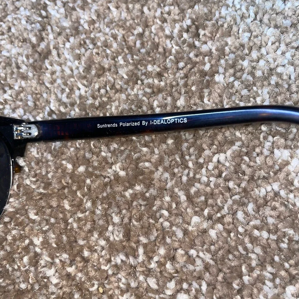 Sun Trends sun glasses with case Tortoise brown rimed great condition unisex